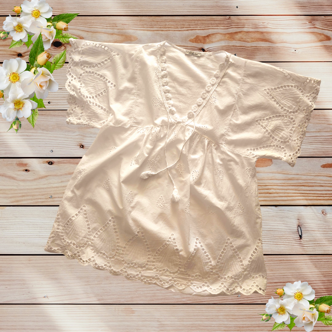 IS.2.02140-blusa de encaje blanca