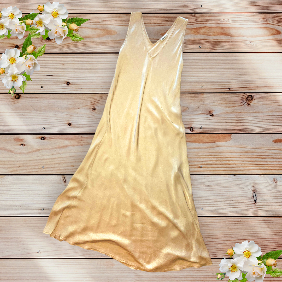 IS.2.01070-cream dress