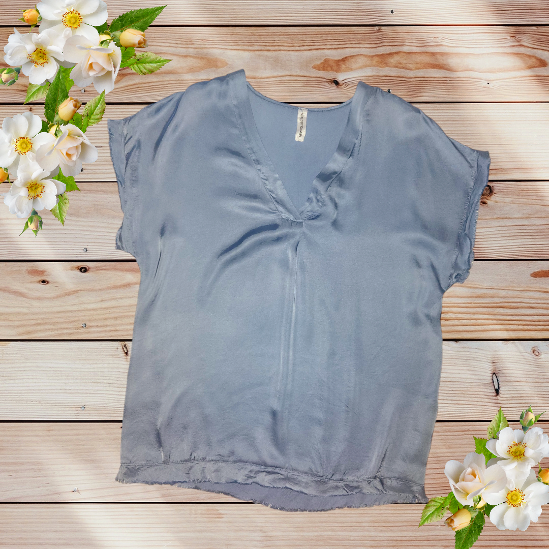 IS.2.02050-blue blouse