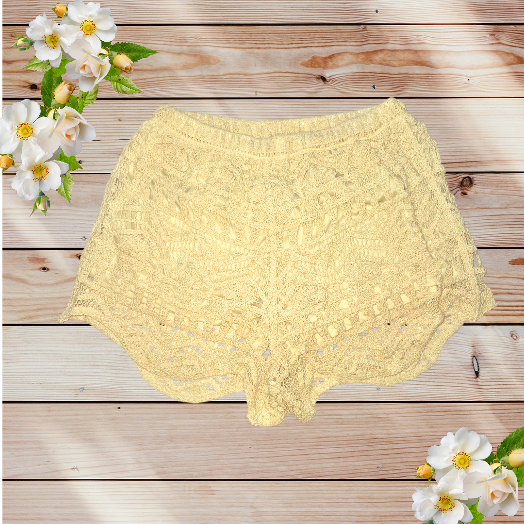 IS.2.03100-shorts in macramè bianco